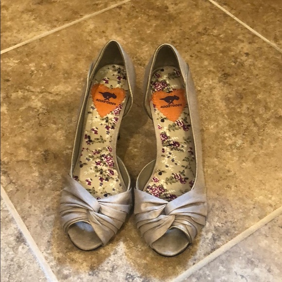 Silver peep toe pumps - Picture 1 of 4